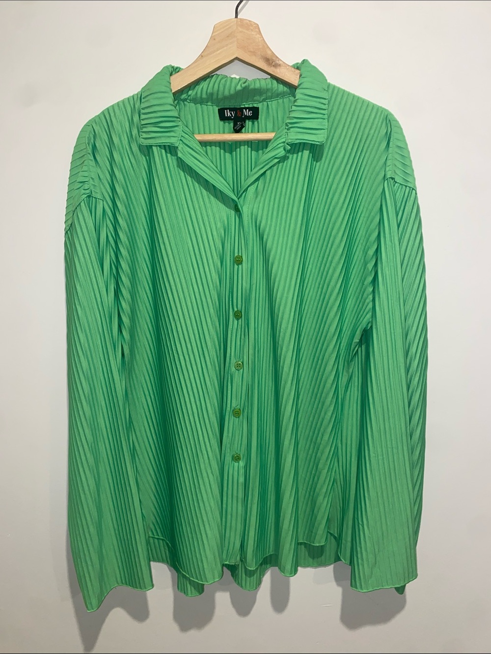 Iky & Me Mint Green Pleated Button-Down Blouse Size XL
